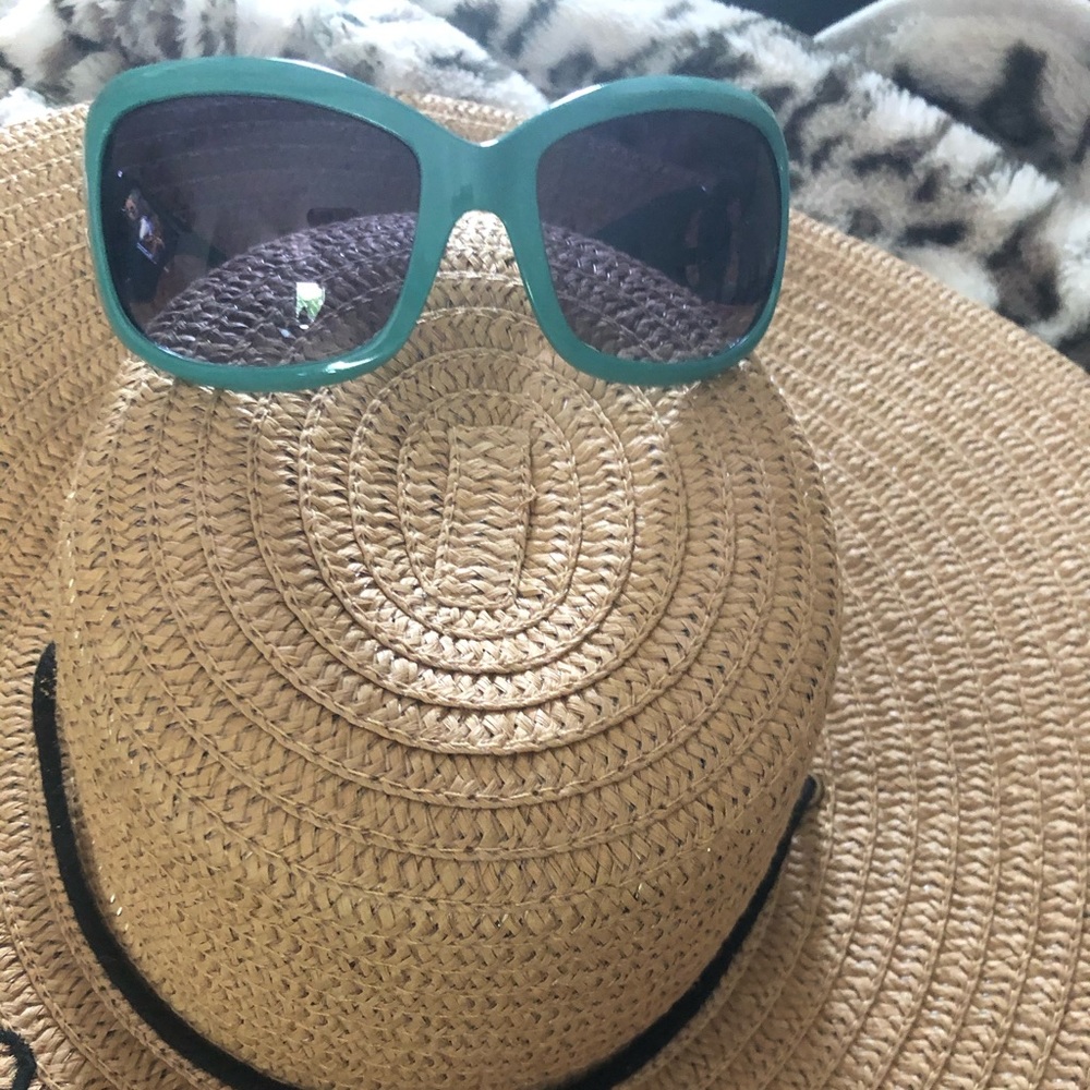 VINTAGE D&G SUNGLASSES